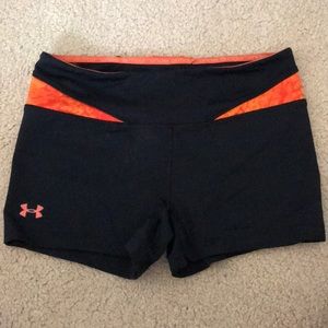 under armour fitted “heat gear” spandex